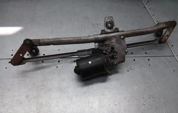 Skoda Octavia Mk1 (1U) Front wiper linkage 1J0955325