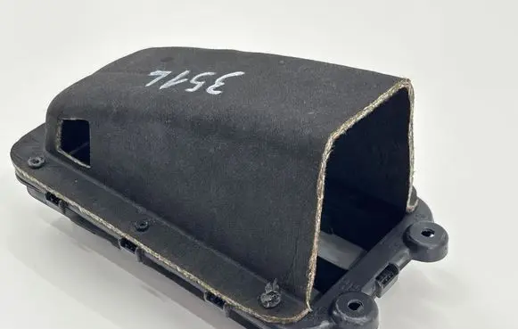 Dodge Charger Quarter panel pressure vent 68640244AA 68586305AA