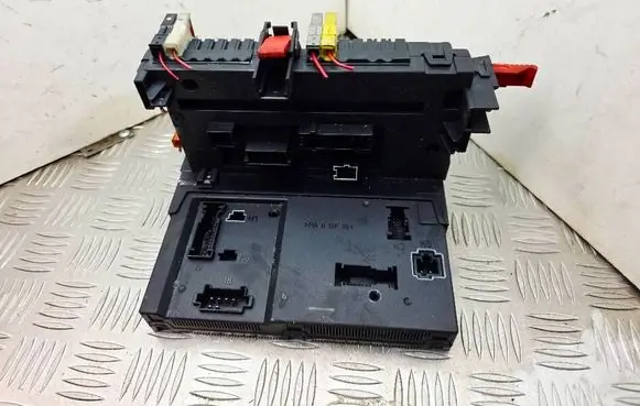 Mercedes-Benz S W221 SAM control unit A2215402462 A2215403050