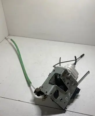Audi A3 S3 8L Front door lock 8E1837016A