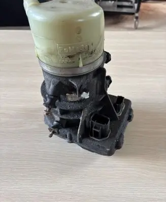 Volvo XC60 Power steering pump 31329145