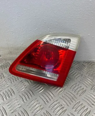 Tailgate rear/tail lights