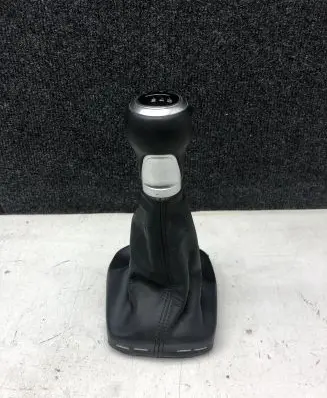 Audi A1 Gear shifter/selector 8P0863279A