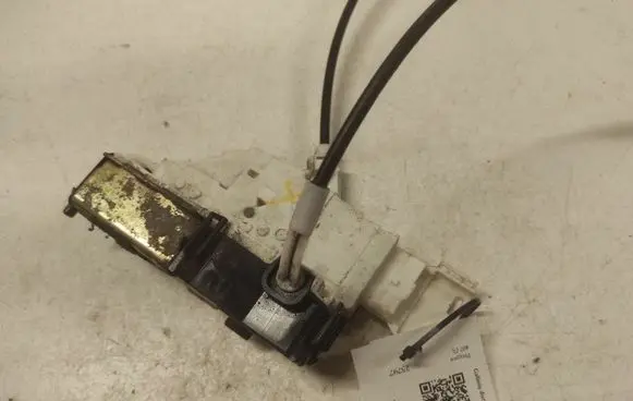 Peugeot 407 Rear door lock 9681337280
