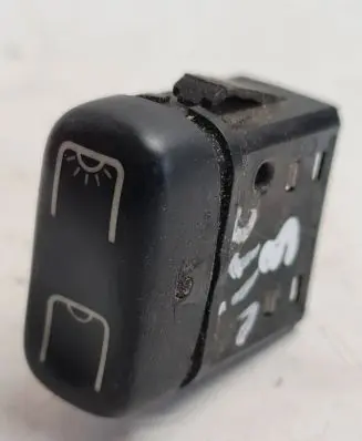 Mercedes-Benz Vito Viano W638 Interior lighting switch 0055452207 32080701