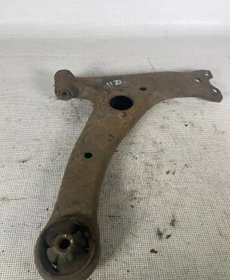 Toyota Prius (XW20) Front lower control arm/wishbone