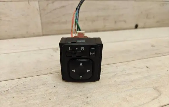 Mitsubishi Grandis Wing mirror switch 183569