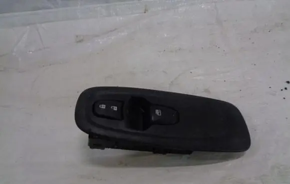 Renault Kadjar Quarter vent window switch 