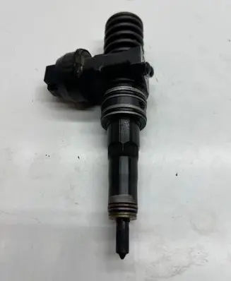Volkswagen Touran I Fuel injector 0414720215