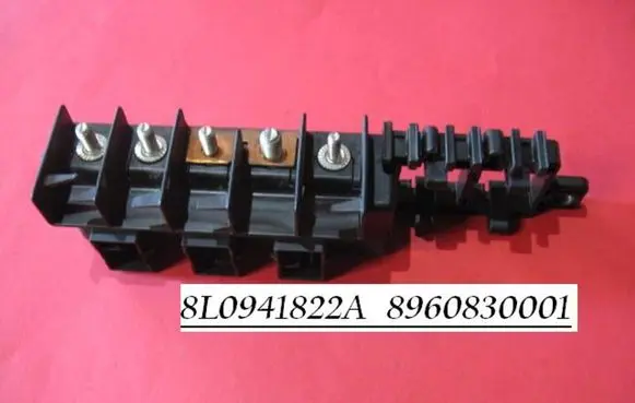 Seat Toledo II (1M) Fuse module 8L0941822A 8960830001
