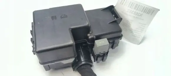 Volvo V60 Relay mounting block 31384034