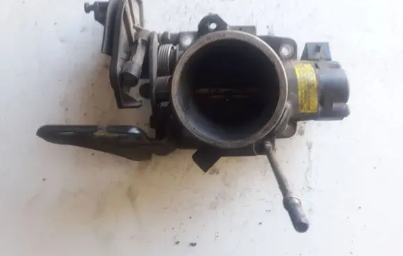 Ford Mondeo MK II Throttle valve 958F