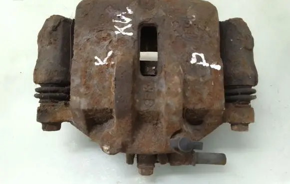 KIA Carens I Front brake caliper
