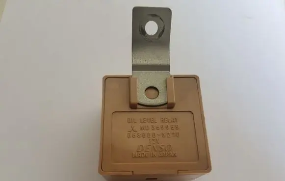 Mitsubishi Pajero Sport I Oil pressure relay MD369959 0680005270