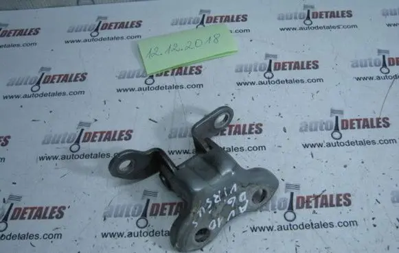 Toyota Avensis T270 Rear door upper hinge