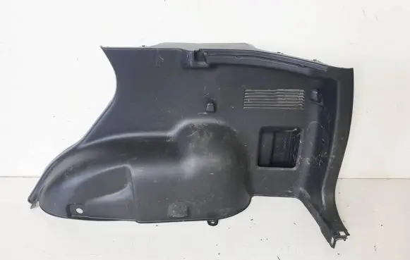 Suzuki Grand Vitara II Tailgate/trunk side cover trim 