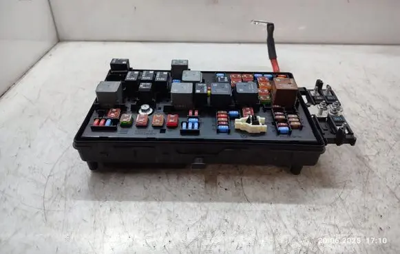 Opel Insignia A Fuse module 22933571