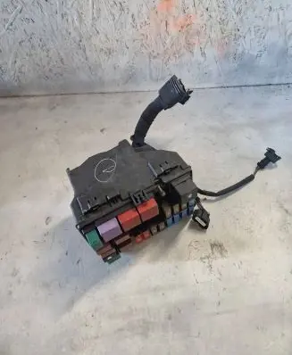 Renault Espace - Grand espace IV Fuse module 240115928R