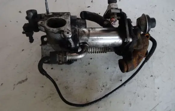 Renault Megane III EGR valve cooler 147355713R