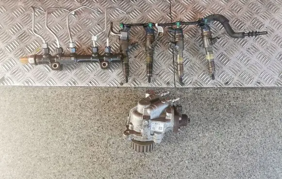 Citroen C4 Cactus Fuel injection high pressure pump 9804776780