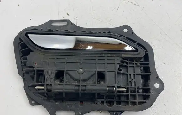 Tesla Model S Front door exterior handle 100737400E T16E0026824
