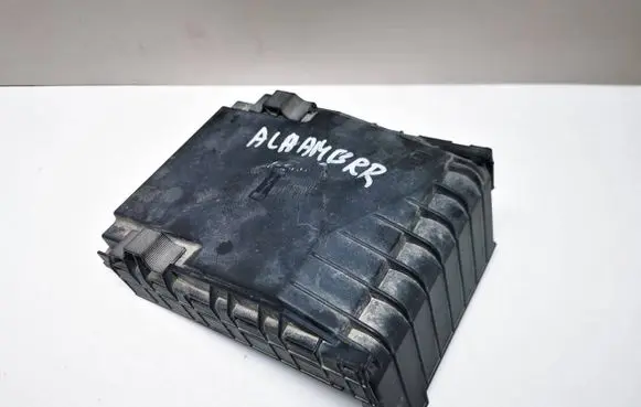 Seat Alhambra (Mk2) Fuse box cover 014189871 1K0937132G 1K0937132F