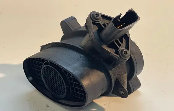 BMW 5 E39 Mass air flow meter 16530668