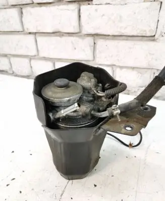 Subaru Outback Fuel filter housing 