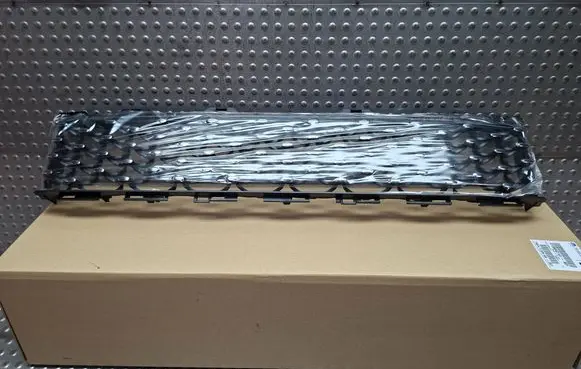 Front bumper lower grill