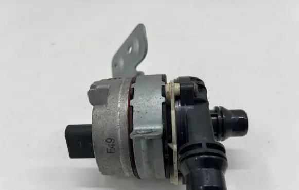 Mercedes-Benz CLA C118 X118 Electric auxiliary coolant/water pump A0005003800