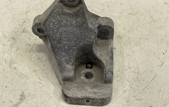 Volvo S80 Engine mounting bracket 9161141 3340 0161141