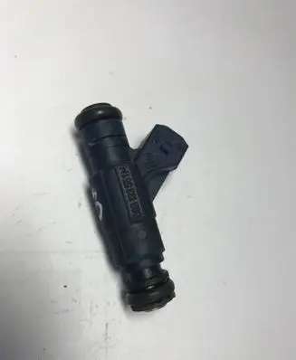 Audi A4 S4 B7 8E 8H Fuel injector 06B133551M 0280155065