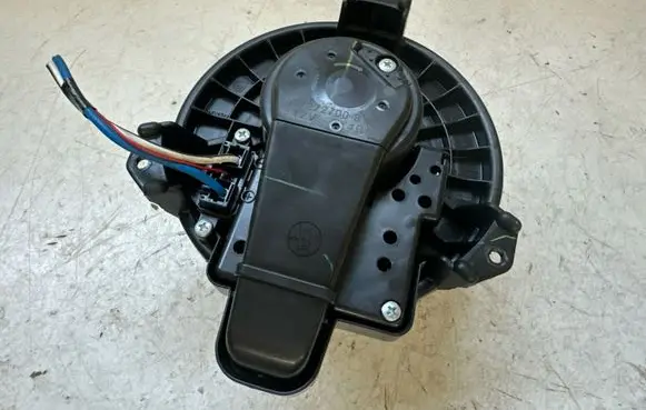 Toyota Verso Heater fan/blower AV2727008104