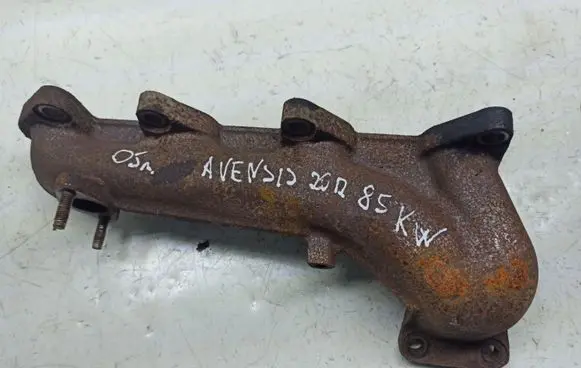 Toyota Avensis T250 Exhaust manifold