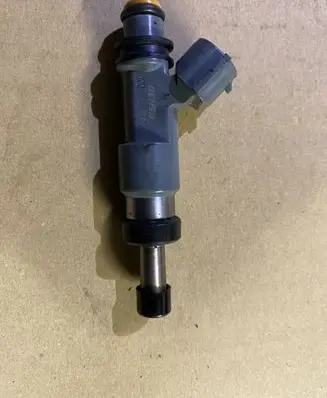 Subaru Forester SJ Fuel injector 16611AA880