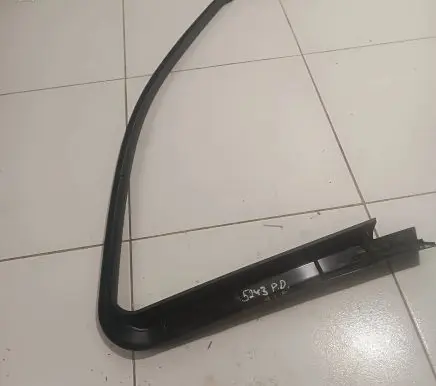 Mercedes-Benz ML W166 Other front door trim element A1667270278