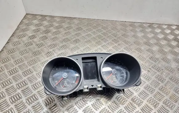 Volkswagen Golf VI Speedometer (instrument cluster) 5K0920882A VDD0240802 1219017411