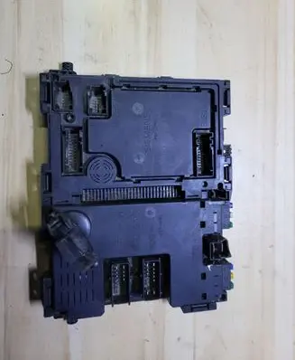 Peugeot 206 Fuse module 9626460880
