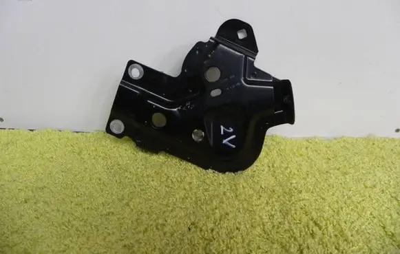 Audi e-tron Fender mounting bracket 4ke821149