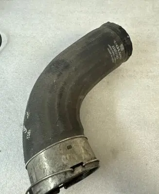 Volvo XC90 Intercooler hose/pipe 31657743
