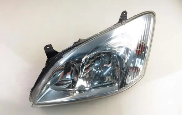 Toyota Corolla E120 E130 Headlight/headlamp 89006310