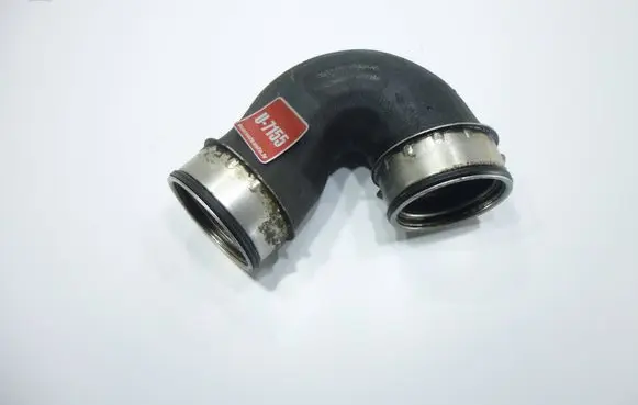 Volkswagen PASSAT B5.5 Intercooler hose/pipe 3B0145834AC
