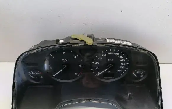 Opel Zafira A Speedometer (instrument cluster) 24419561 87001371