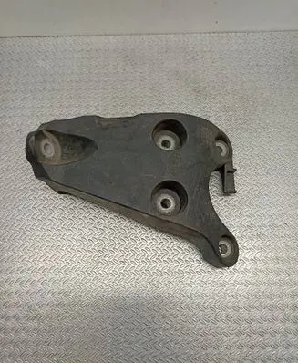 BMW 3 F30 F35 F31 Engine mounting bracket 6860273 13981112