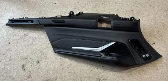 BMW X7 G07 Other trunk/boot trim element 