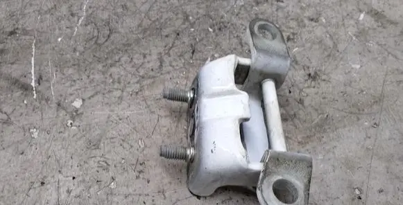 Nissan Qashqai Rear door upper hinge