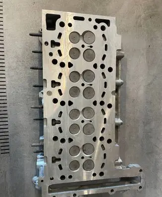 Mercedes-Benz E W213 Engine head R654016
