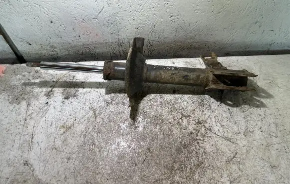 Nissan X-Trail T30 Front shock absorber/damper