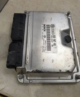 Volkswagen PASSAT B5.5 Engine control unit/module 8E0907401T 1039S13624 0281011444