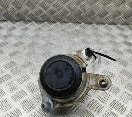 Mercedes-Benz C W205 Engine mount bracket A2052407600